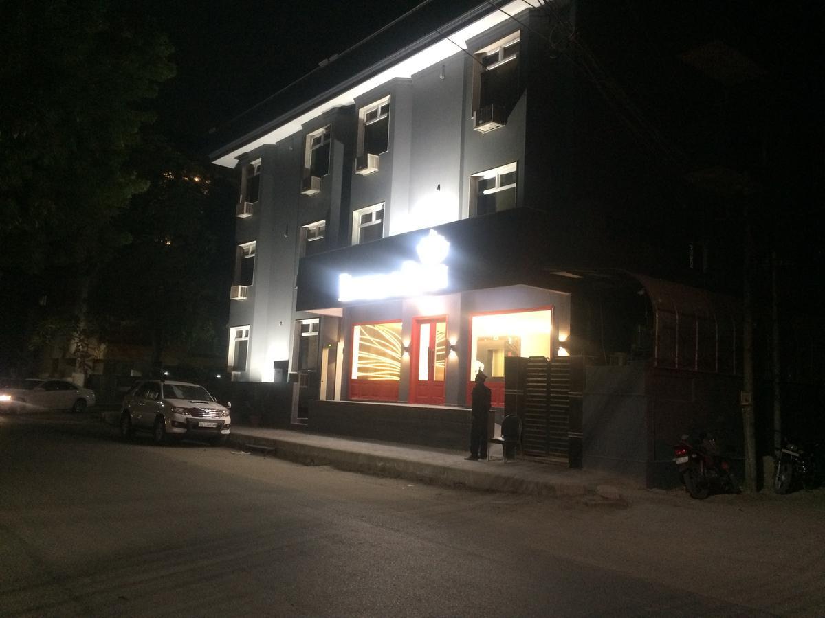 Oyo 023 Cr公园联排别墅 新德里 外观 照片